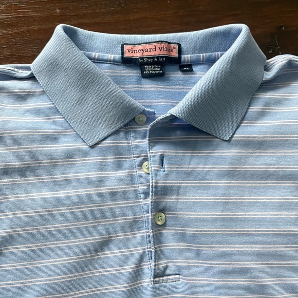 Vineyard vines blue and pink striped golf polo XL ( 2 extremely small flaws ) - Picture 3 of 11